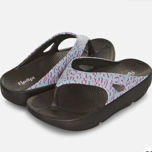 Floopi Blair Comfort Flip Flops In Pink Leopard Print NWT Size 7